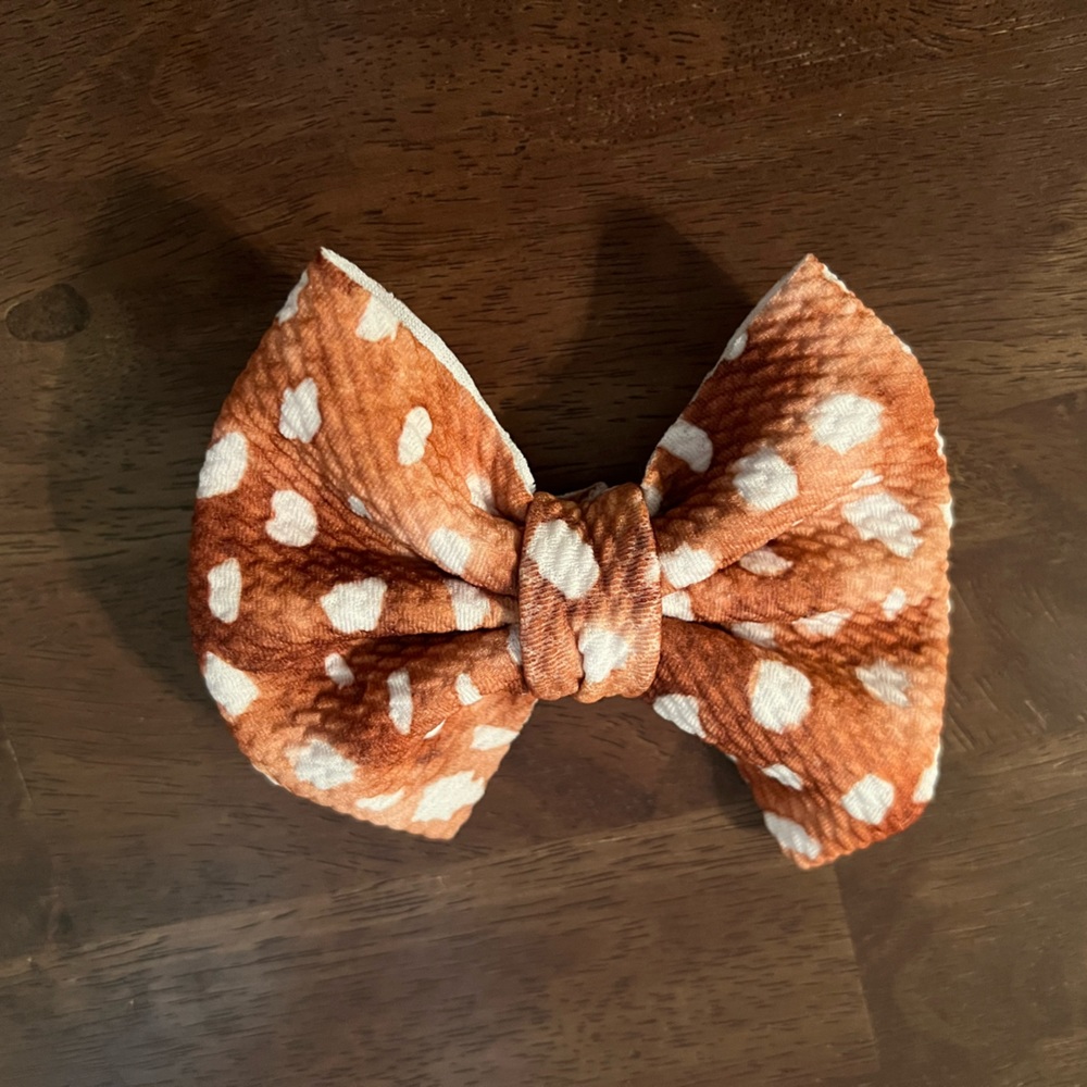 Fawn print bow